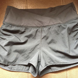 RARE Lululemon Power Within Shorts Solid black